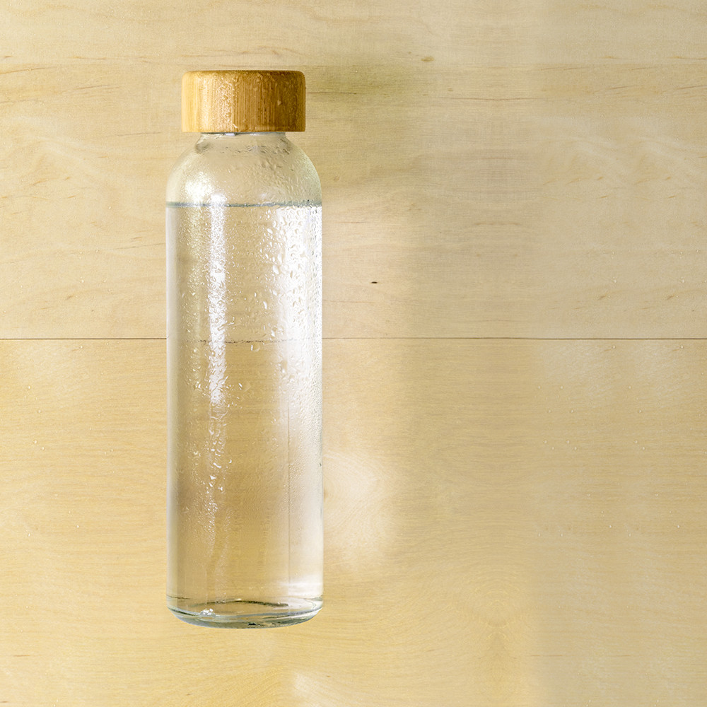 Botella de cristal para rellenar 500ml., con tapón de madera natural de  bambú. - Regalos de empresa personalizados promocionales